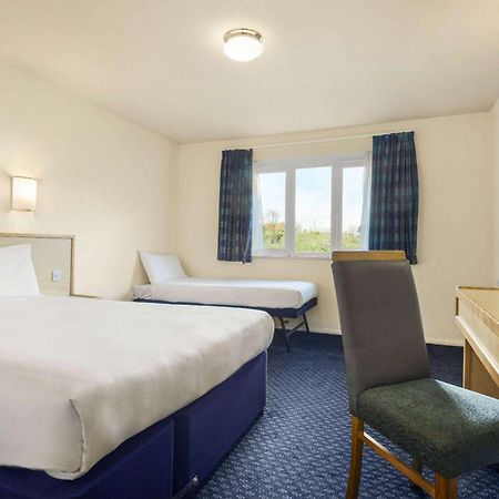 Days Inn Sutton Scotney North Zewnętrze zdjęcie