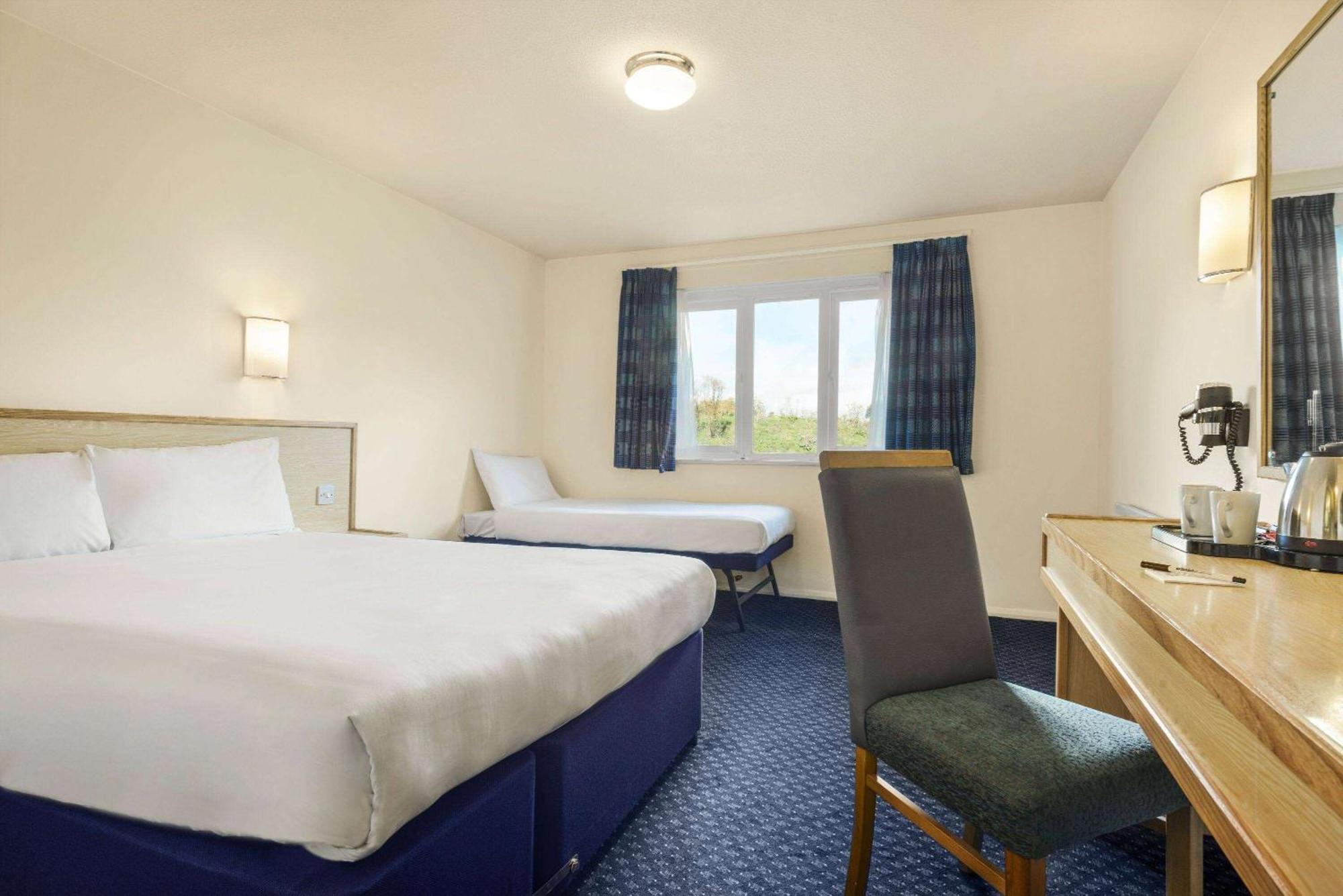 Days Inn Sutton Scotney North Zewnętrze zdjęcie