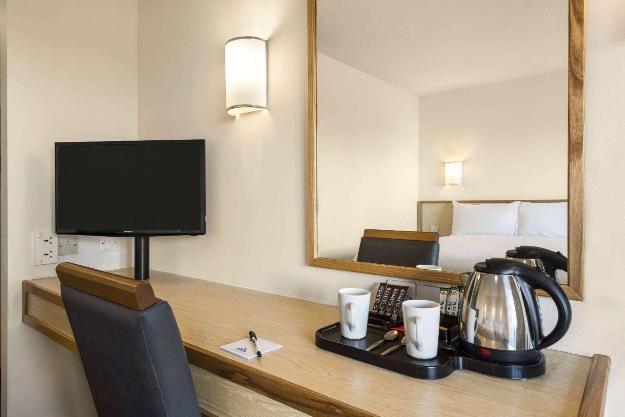Days Inn Sutton Scotney North Zewnętrze zdjęcie